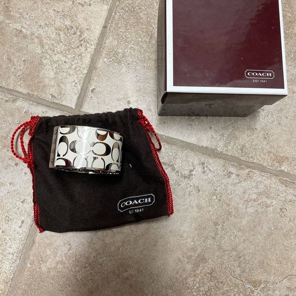 Coach Bracelet - Picture 1 of 5